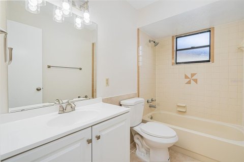 House in Edgewater, Florida 3 bedrooms, 133.78 sq.m. № 1616472 - photo 16
