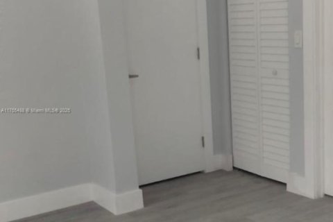 Immobilier commercial à vendre à West Palm Beach, Floride: 278.71 m2 № 1985292 - photo 6