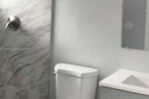 Immobilier commercial à vendre à West Palm Beach, Floride: 278.71 m2 № 1985292 - photo 8