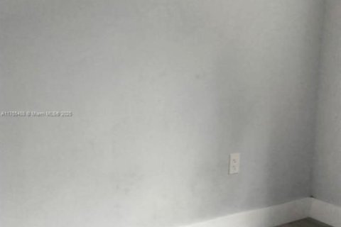 Immobilier commercial à vendre à West Palm Beach, Floride: 278.71 m2 № 1985292 - photo 3