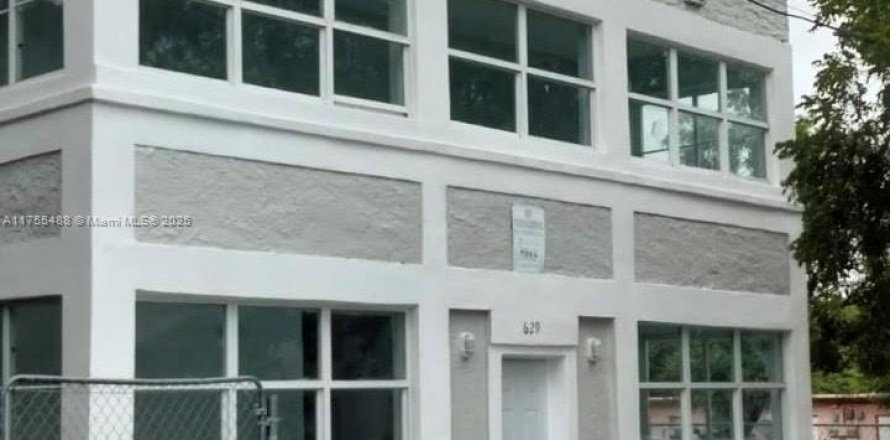 Immobilier commercial à West Palm Beach, Floride 278.71 m2 № 1985292