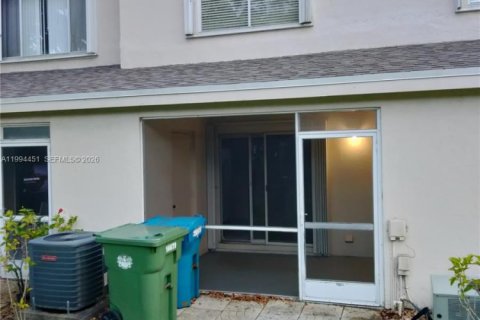 Touwnhouse à vendre à Weston, Floride: 2 chambres, 103.12 m2 № 2056213 - photo 11