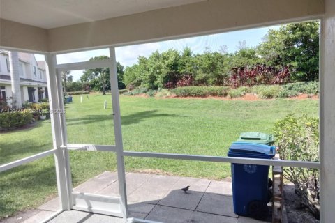 Touwnhouse à vendre à Weston, Floride: 2 chambres, 103.12 m2 № 2056213 - photo 10