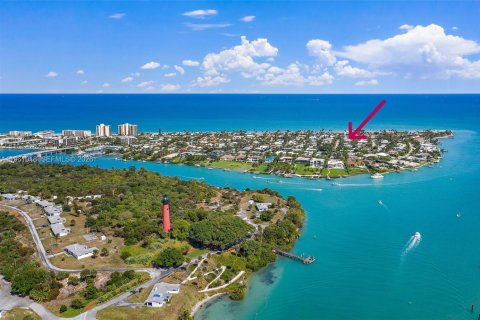 Casa en venta en Jupiter Inlet Colony, Florida, 3 dormitorios, 300.91 m2 № 2023548 - foto 2