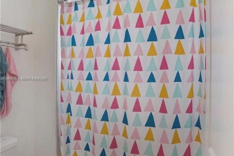 House in Cutler Bay, Florida 5 bedrooms, 312.43 sq.m. № 2031015 - photo 24