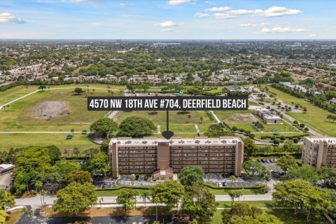 Condo in Deerfield Beach, Florida, 2 bedrooms  № 2182966 - photo 25