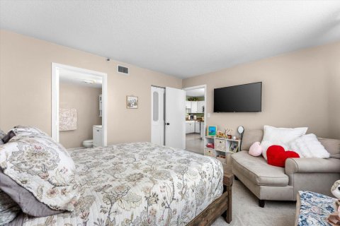 Condo in Deerfield Beach, Florida, 2 bedrooms  № 2182966 - photo 16