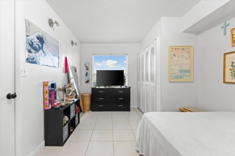 Condo in Deerfield Beach, Florida, 2 bedrooms  № 2182966 - photo 22