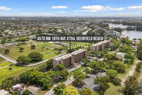 Condo in Deerfield Beach, Florida, 2 bedrooms  № 2182966 - photo 26