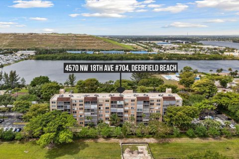 Condo in Deerfield Beach, Florida, 2 bedrooms  № 2182966 - photo 29