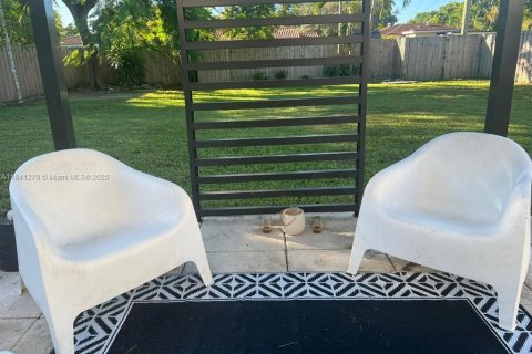 Casa en venta en Miami Springs, Florida, 2 dormitorios, 95.41 m2 № 1832283 - foto 10