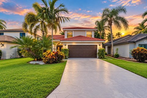 Casa en Pembroke Pines, Florida 4 dormitorios, 178.19 m2 № 2372425