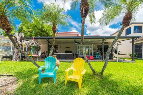 Casa en venta en Pembroke Pines, Florida, 4 dormitorios, 178.19 m2 № 2372425 - foto 30