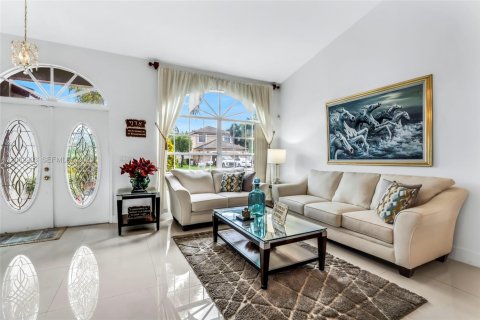 Casa en venta en Pembroke Pines, Florida, 4 dormitorios, 178.19 m2 № 2372425 - foto 12