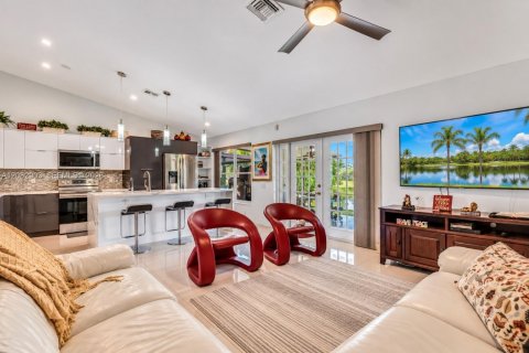 Casa en venta en Pembroke Pines, Florida, 4 dormitorios, 178.19 m2 № 2372425 - foto 4