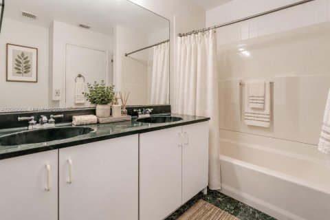 Casa en venta en Pembroke Pines, Florida, 4 dormitorios, 178.19 m2 № 2372425 - foto 27