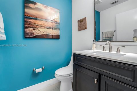 Casa en venta en Pembroke Pines, Florida, 4 dormitorios, 178.19 m2 № 2372425 - foto 16