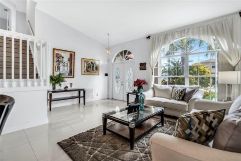 Casa en venta en Pembroke Pines, Florida, 4 dormitorios, 178.19 m2 № 2372425 - foto 13