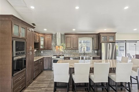 House in Bradenton, Florida 4 bedrooms, 288 sq.m. № 2431648 - photo 16