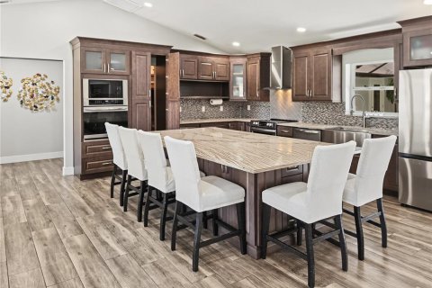 House in Bradenton, Florida 4 bedrooms, 288 sq.m. № 2431648 - photo 9