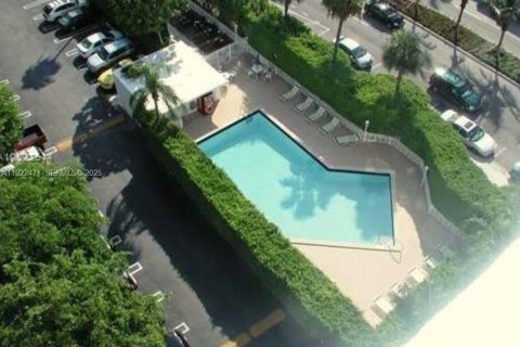 Copropriété à vendre à Miami Beach, Floride: 2 chambres, 87.33 m2 № 2026528 - photo 23