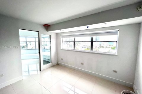 Copropriété à vendre à Miami Beach, Floride: 2 chambres, 87.33 m2 № 2026528 - photo 9