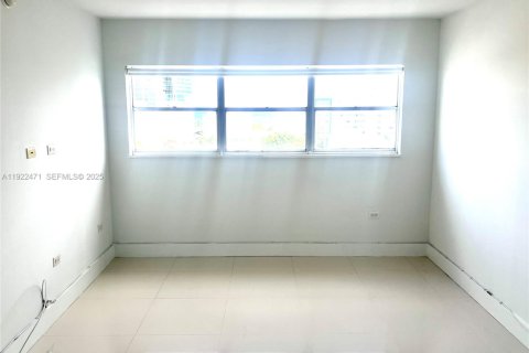 Copropriété à vendre à Miami Beach, Floride: 2 chambres, 87.33 m2 № 2026528 - photo 14