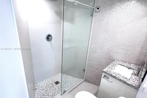 Copropriété à vendre à Miami Beach, Floride: 2 chambres, 87.33 m2 № 2026528 - photo 19