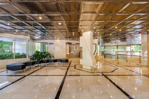 Copropriété à vendre à Miami Beach, Floride: 2 chambres, 87.33 m2 № 2026528 - photo 24