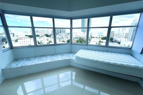 Copropriété à vendre à Miami Beach, Floride: 2 chambres, 87.33 m2 № 2026528 - photo 17