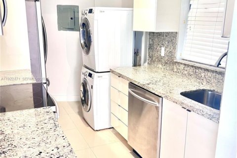 Copropriété à vendre à Miami Beach, Floride: 2 chambres, 87.33 m2 № 2026528 - photo 6