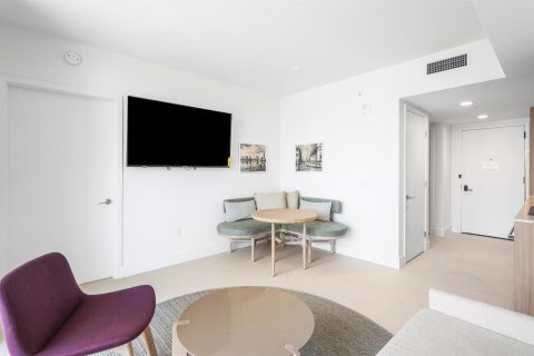 Condo in Miami, Florida, 1 bedroom  № 2279043 - photo 10