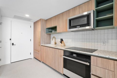 Condo in Miami, Florida, 1 bedroom  № 2279043 - photo 16