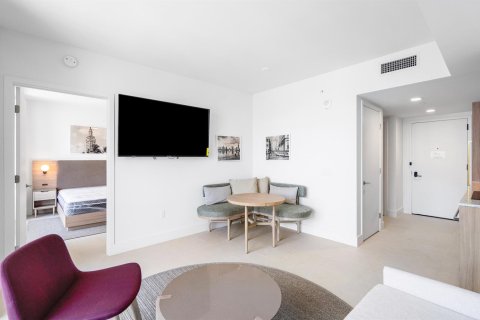 Condo in Miami, Florida, 1 bedroom  № 2279043 - photo 9