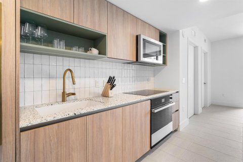 Condo in Miami, Florida, 1 bedroom  № 2279043 - photo 18