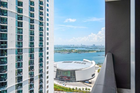 Condo in Miami, Florida, 1 bedroom  № 2279043 - photo 25