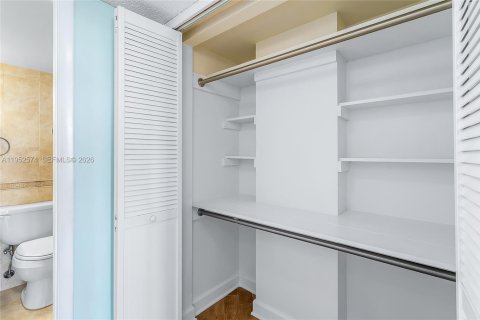 Condominio en alquiler en North Miami Beach, Florida, 1 dormitorio, 73.39 m2 № 2054462 - foto 26