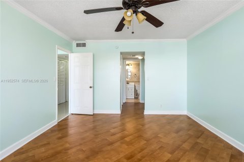 Condominio en alquiler en North Miami Beach, Florida, 1 dormitorio, 73.39 m2 № 2054462 - foto 21