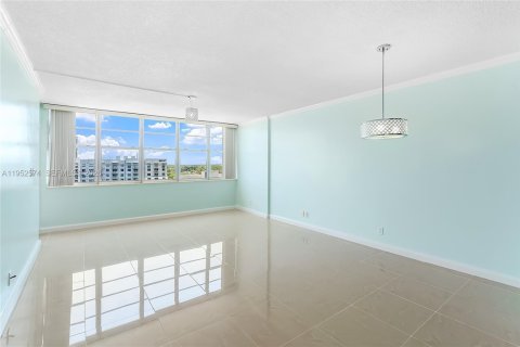 Condominio en alquiler en North Miami Beach, Florida, 1 dormitorio, 73.39 m2 № 2054462 - foto 8