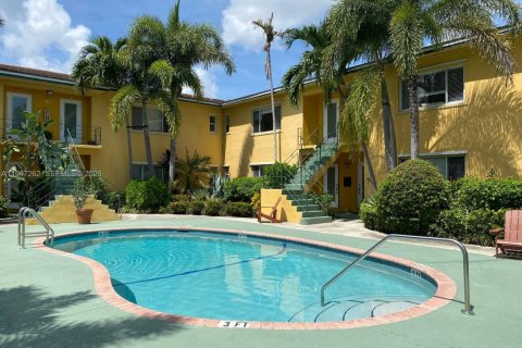 Condo in Fort Lauderdale, Florida, 1 bedroom  № 2068904