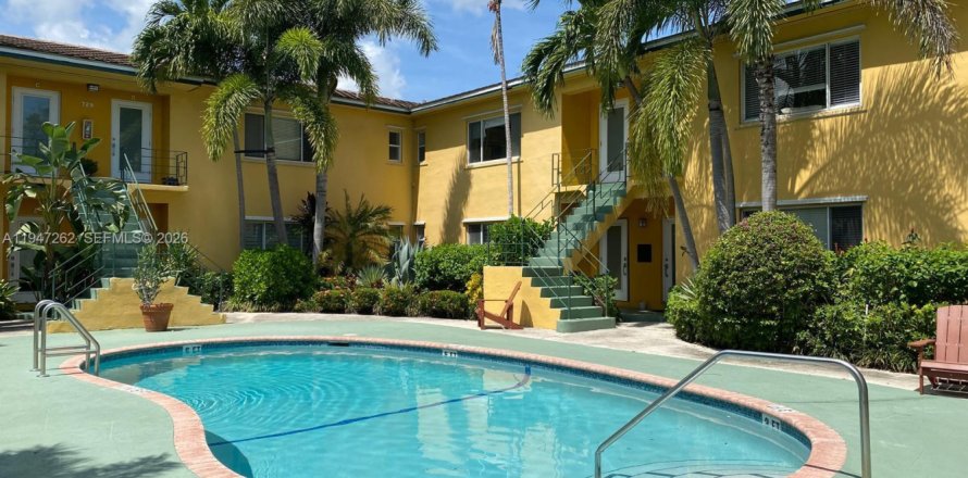 Condo in Fort Lauderdale, Florida, 1 bedroom  № 2068904