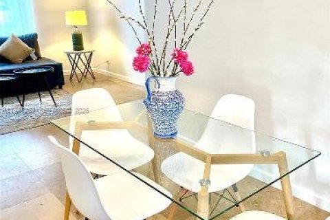 Condo in Fort Lauderdale, Florida, 1 bedroom  № 2068904 - photo 11