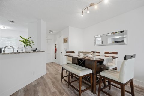 Townhouse in Deerfield Beach, Florida 3 bedrooms, 128.76 sq.m. № 2041535 - photo 20