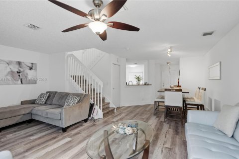 Townhouse in Deerfield Beach, Florida 3 bedrooms, 128.76 sq.m. № 2041535 - photo 7