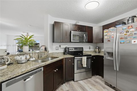 Townhouse in Deerfield Beach, Florida 3 bedrooms, 128.76 sq.m. № 2041535 - photo 10