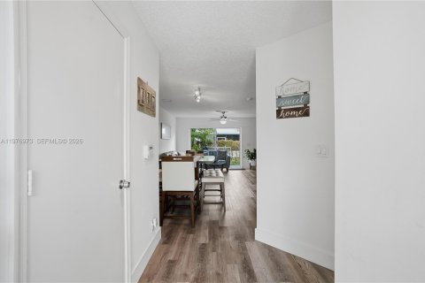 Townhouse in Deerfield Beach, Florida 3 bedrooms, 128.76 sq.m. № 2041535 - photo 18