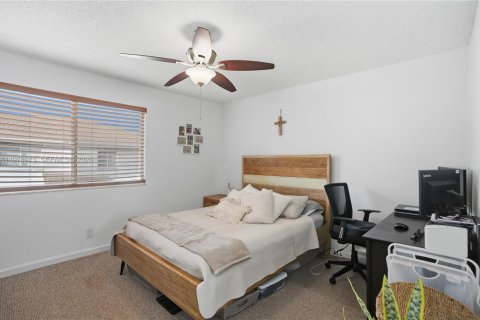 Townhouse in Deerfield Beach, Florida 3 bedrooms, 128.76 sq.m. № 2041535 - photo 27