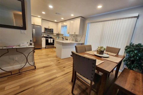 Casa en venta en Clearwater, Florida, 3 dormitorios, 79.15 m2 № 1853873 - foto 5