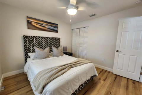 House in Clearwater, Florida 3 bedrooms, 79.15 sq.m. № 1853873 - photo 9