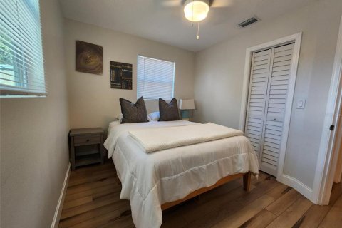 House in Clearwater, Florida 3 bedrooms, 79.15 sq.m. № 1853873 - photo 10